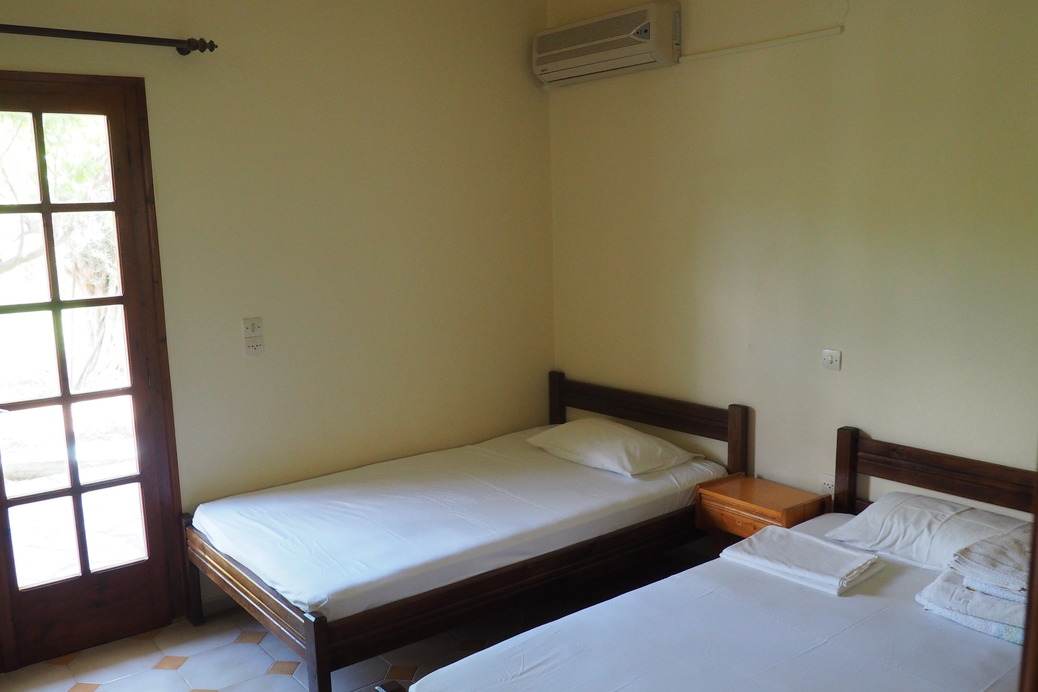 Δωμάτιο με δύο κρεβάτια